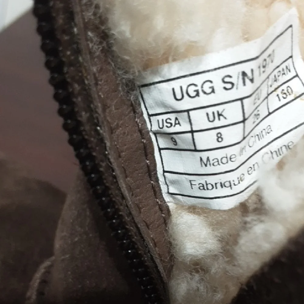 UGG Brown Kids 9‎ Genuine Sheepskin Boots with Cream Fur